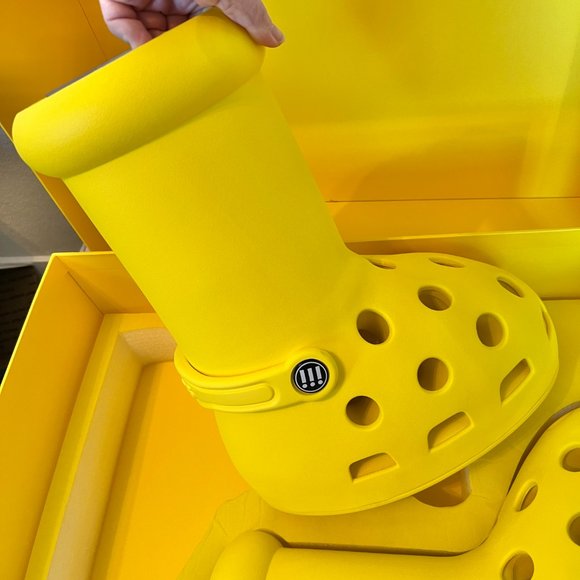 MSCHF X CROCS BIG RED BOOT YELLOW US SIZE 9 NEW IN BOX PRISTINE FAST SHIP - Picture 1 of 15